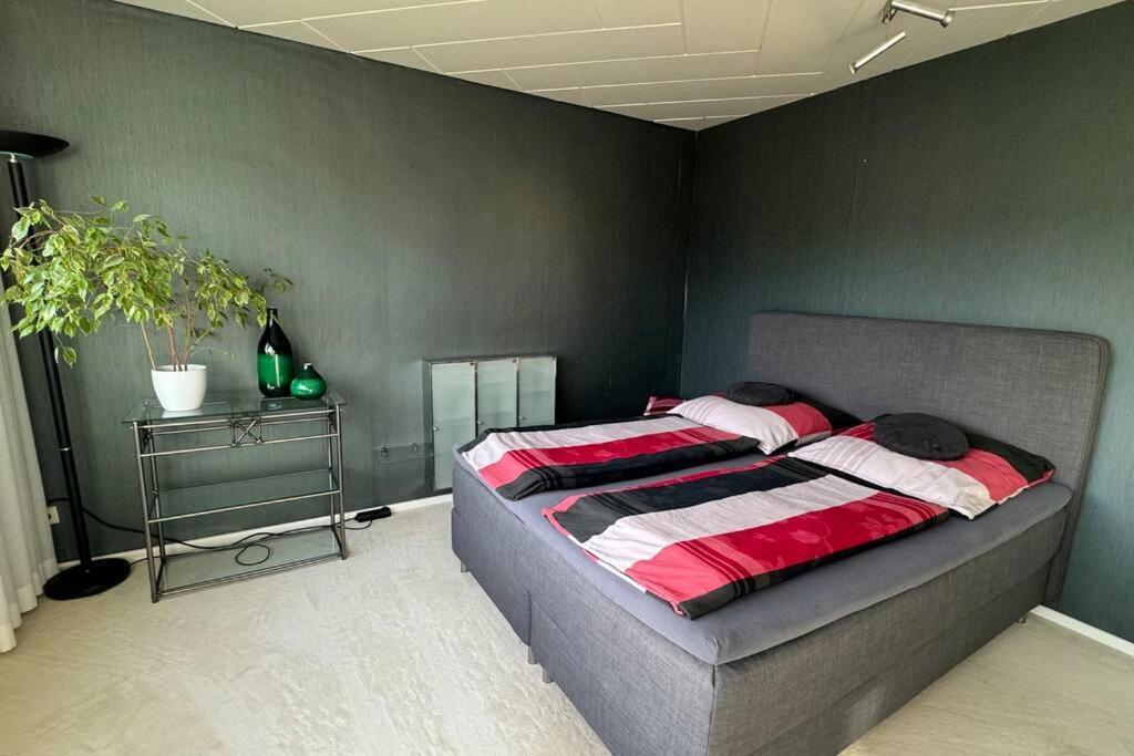 Monikas Home - Gemuetliche 3-Zimmer-Wohnung Im Herzen Von Böblingen Exteriör bild